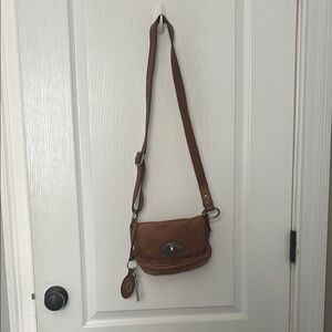 Fossil Brown Leather Crossbody Bag with Adjustable Strap